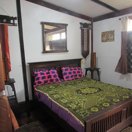 ホテル Teak House チエンマイ エクステリア 写真