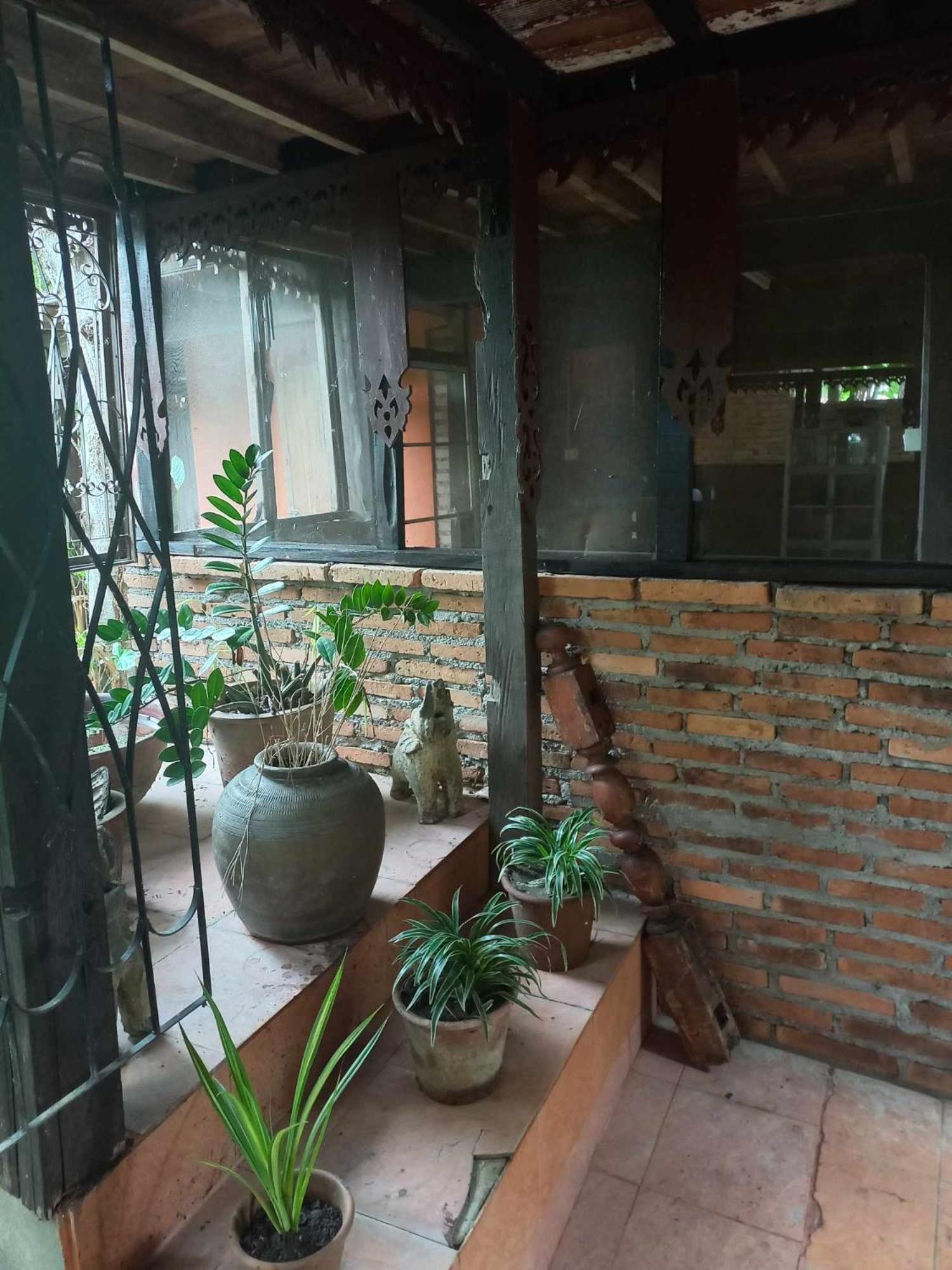 ホテル Teak House チエンマイ エクステリア 写真