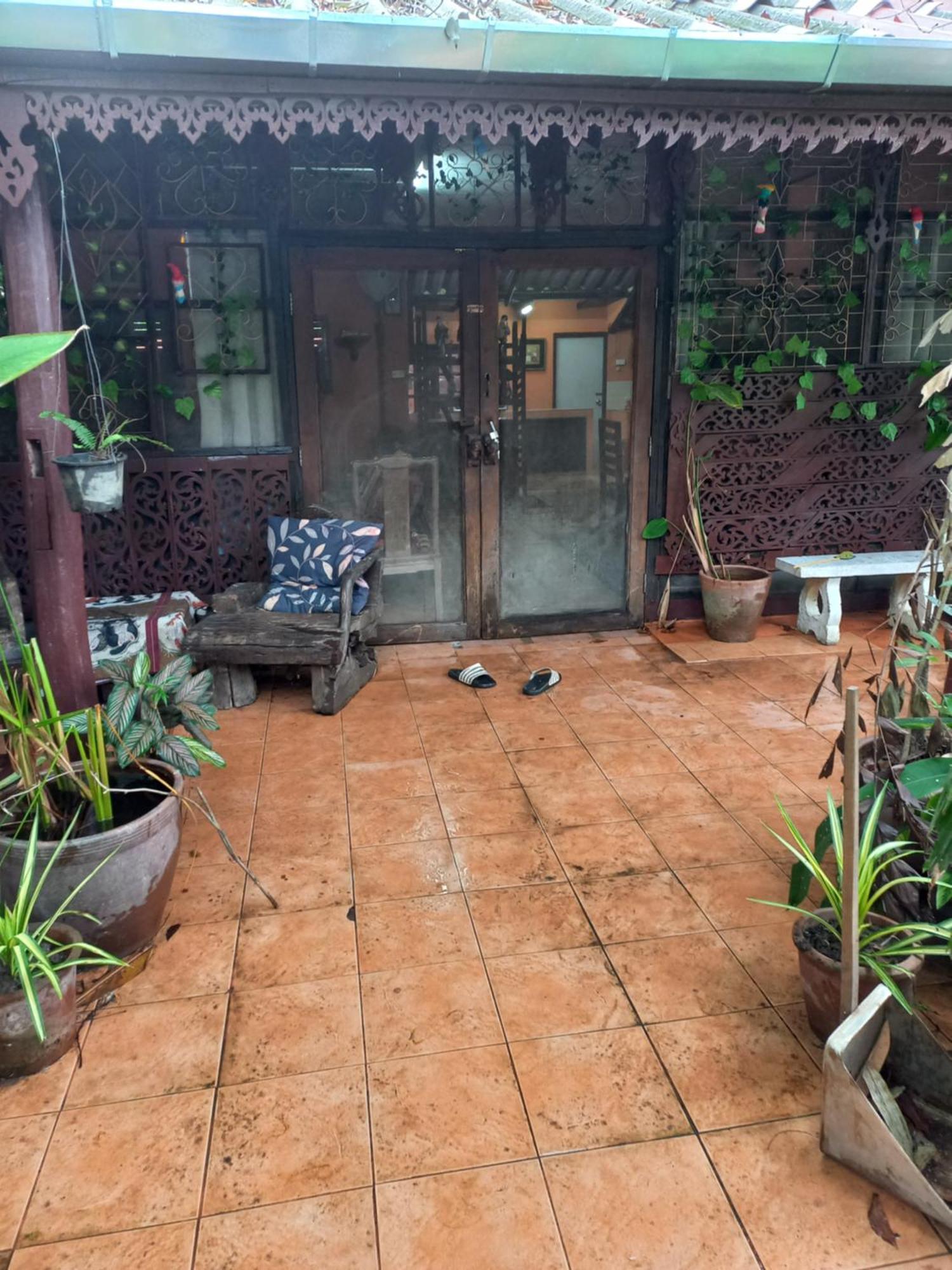 ホテル Teak House チエンマイ エクステリア 写真