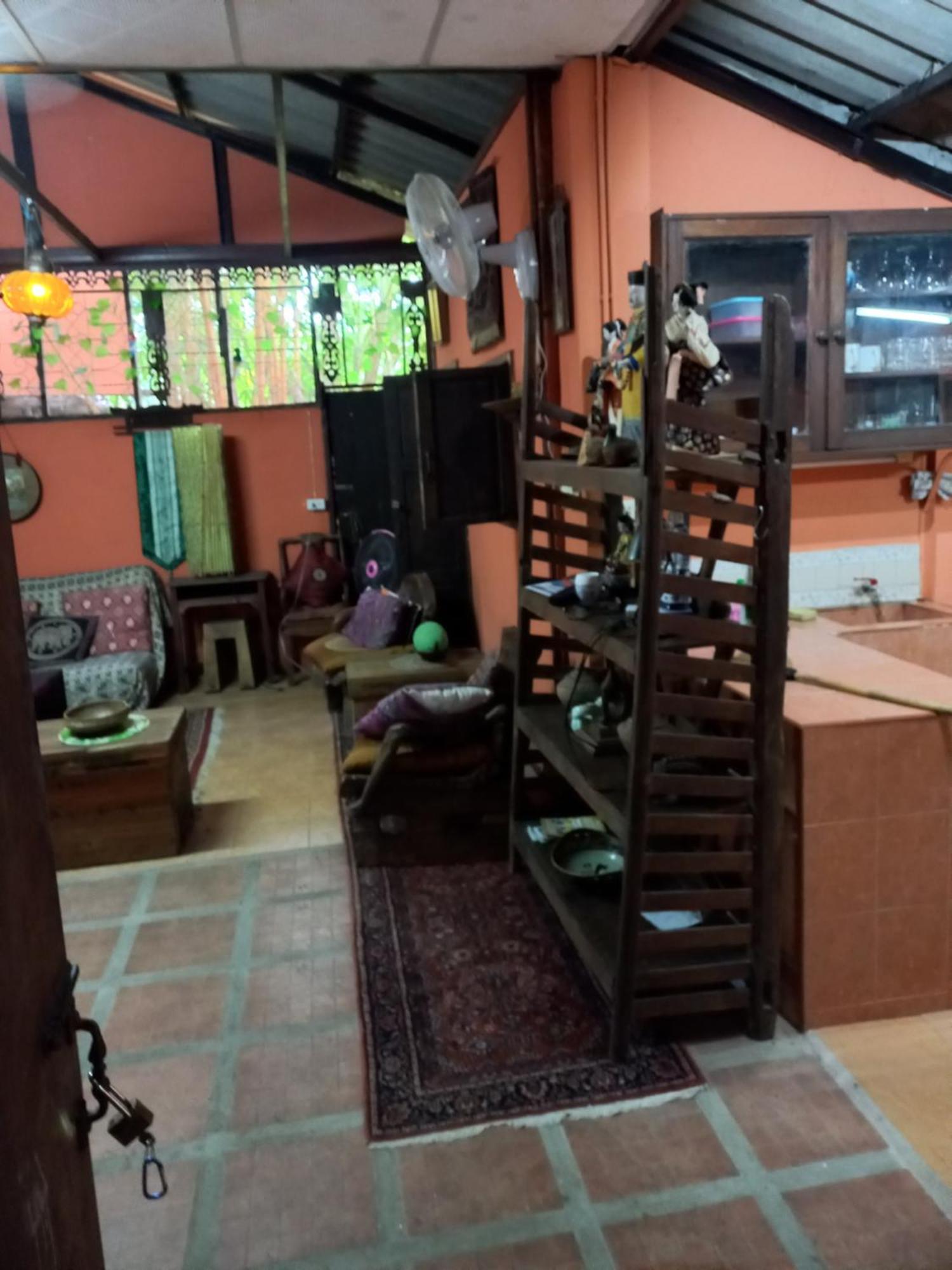 ホテル Teak House チエンマイ エクステリア 写真