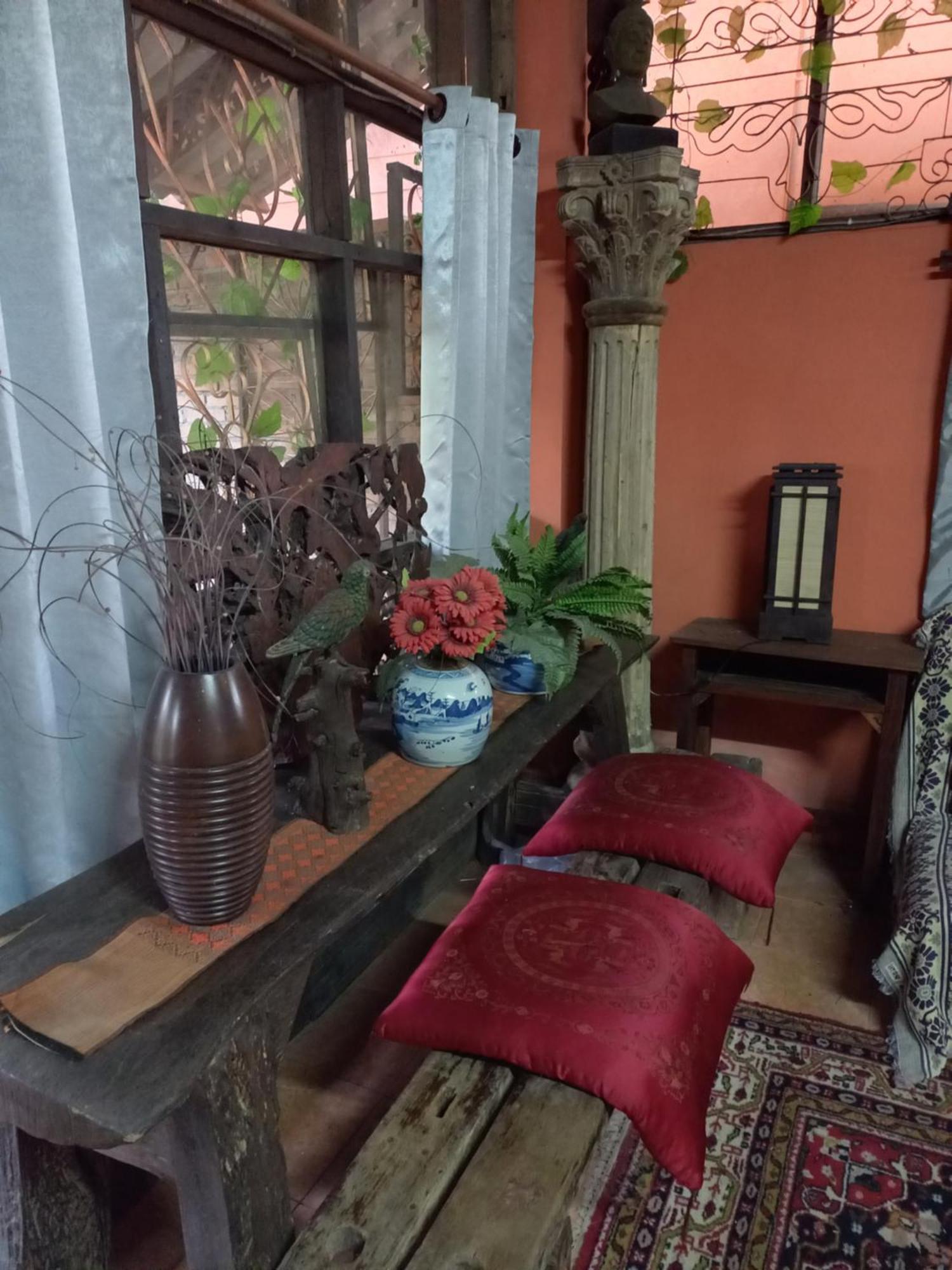 ホテル Teak House チエンマイ エクステリア 写真