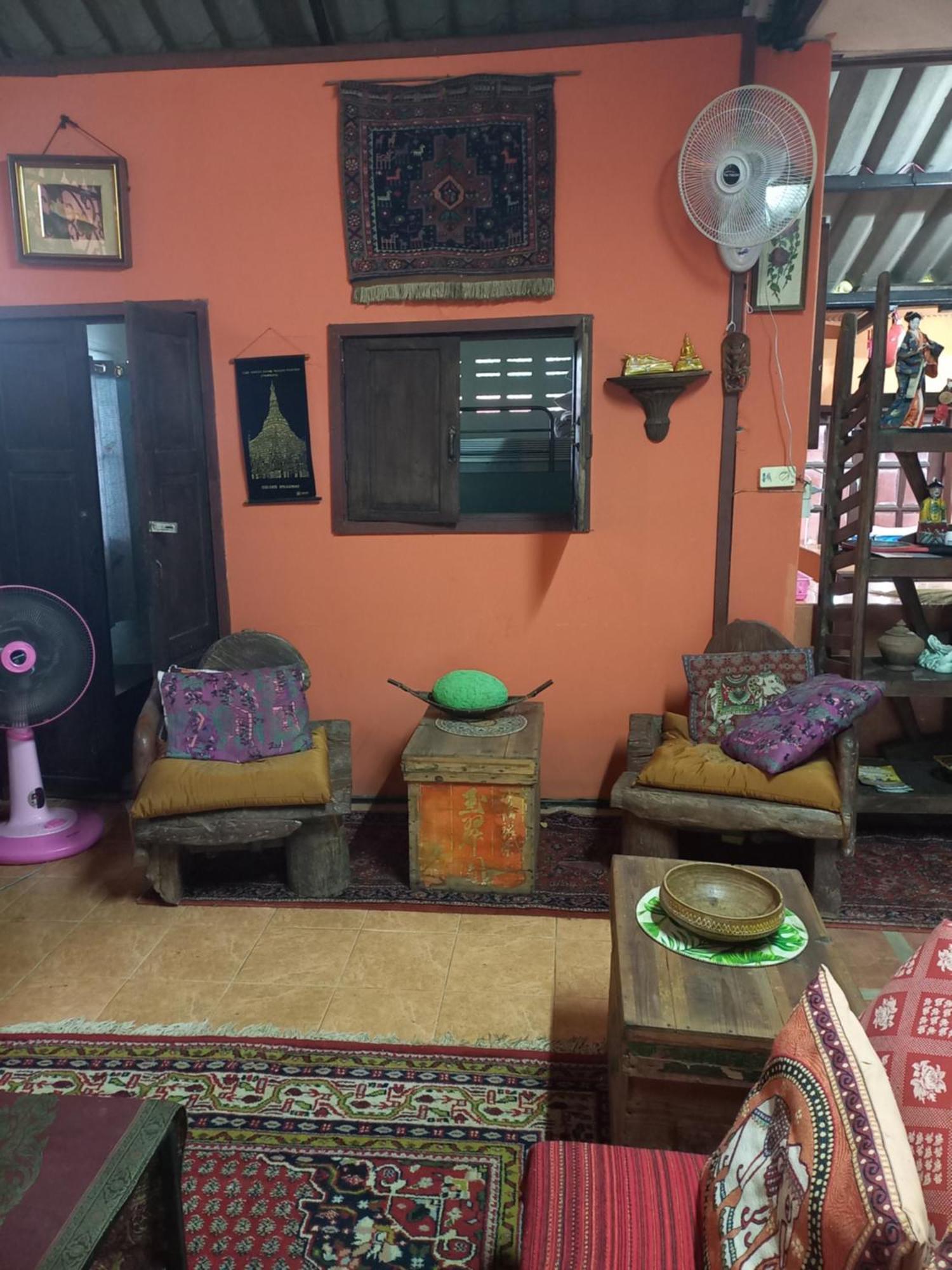 ホテル Teak House チエンマイ エクステリア 写真