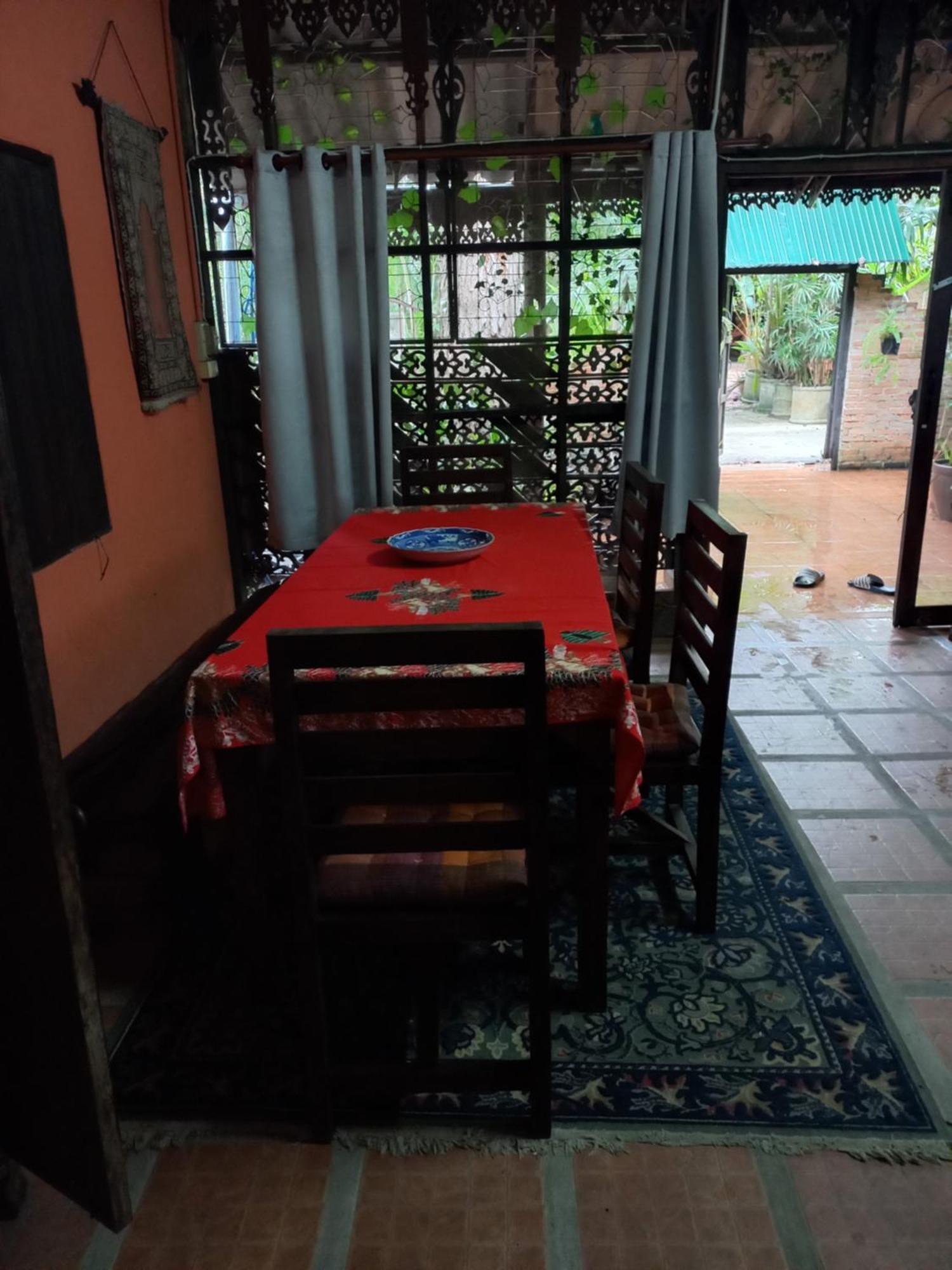 ホテル Teak House チエンマイ エクステリア 写真